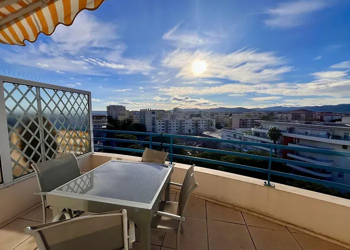 Appartement Avec Piscine Et Terrasse, Proche Plage, Climatise, Garage A Frejus - Fr-1-226A-184